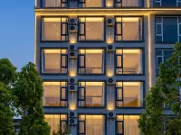 7Days Inn Select Hotel (WeiShan Ancient City Weishan Station) Hotel a Weishan