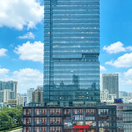 E · Bether Hotel Отели рядом с достопримечательностью «Пограничный переход Gongbei»