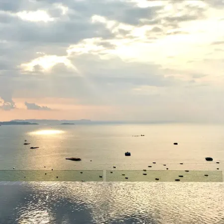 Centric Sea Pattaya Condo by Allen