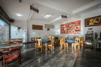 Dali Airport Hotel (Dali Fengyi Airport Branch) - Bãi đậu xe