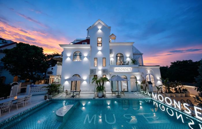 MOONSET Twilight Hotel (Beihai Yintan International Passenger Port)