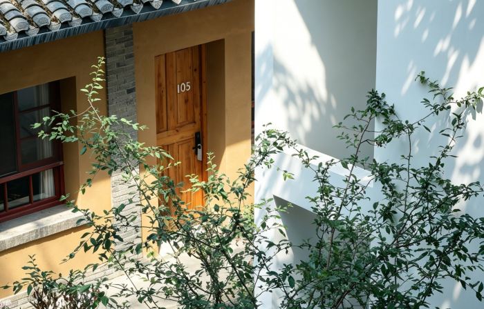 Liuba Front and Back Courtyard Themed Homestay (Old Street)
