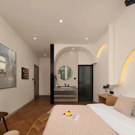 Xinyuan Alley · Yin Homestay