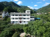 Jiufeng Mountain Hidden Realm, Lechang ｜ Cloud Retreat Lodging - Balcony