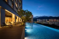 Harris Hotel & Conventions Sunshine Penang - Pool