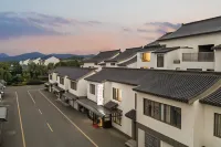 MontE Meets the Mountains | Hidden in the Lake · Holiday Villa - Mountain view