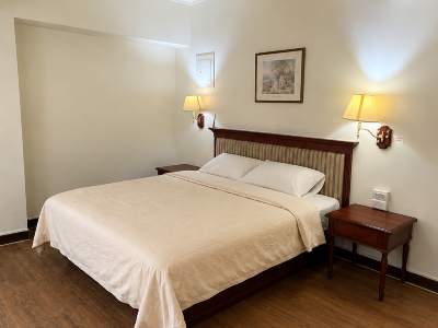 Pop Holiday Suite
