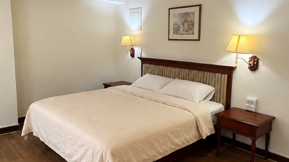 Pop Holiday Suite
