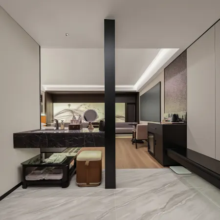 Jinyi Intercontinental Hotel (Fuyuan Dongjige Port)