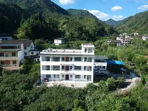 Jiufeng Mountain Hidden Realm, Lechang ｜ Cloud Retreat Lodging - Balcony