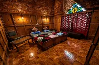 Baktoo Palace premium Houseboat - parkir