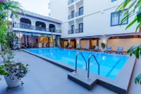 Hotel Lumen - A Garden of Lights - 3-Star