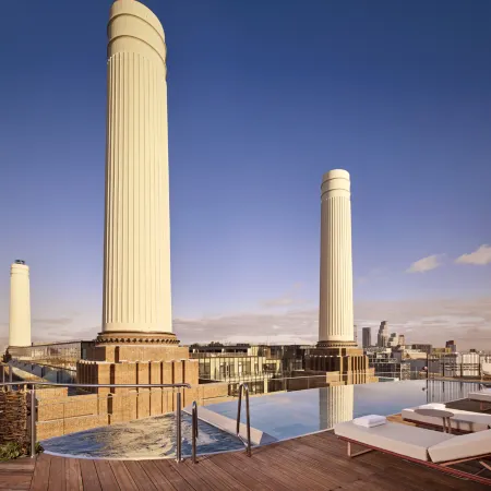 art'Otel London Battersea Power Station, Powered by Radisson Hotels Отели рядом с достопримечательностью «Баттерси»