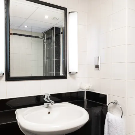 Hilton London Olympia Отели рядом с достопримечательностью «Фулхэм»