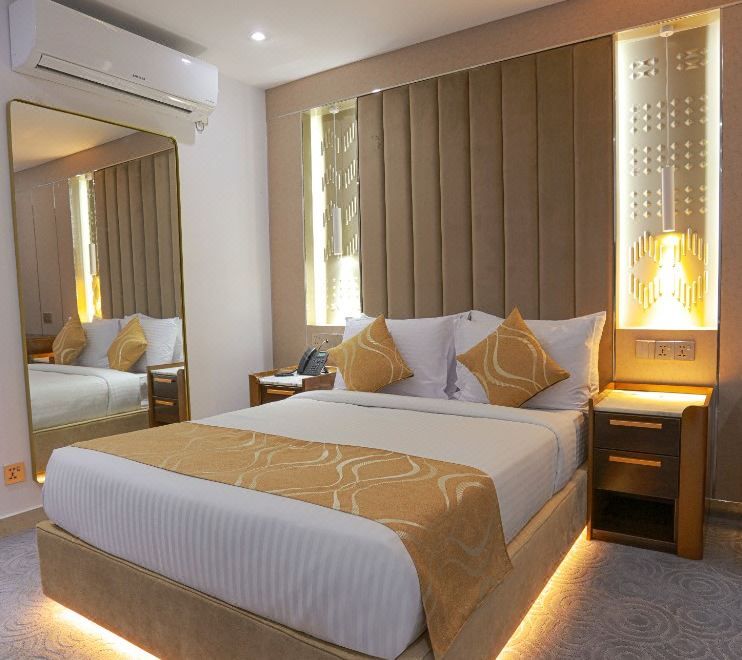 유니크 리전시 호텔