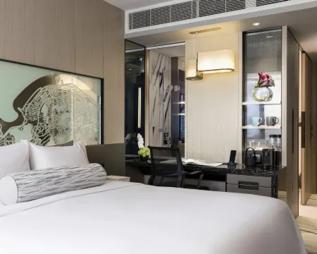Hyatt Centric Victoria Harbour Hong Kong Отели рядом с достопримечательностью «Чхайвань»