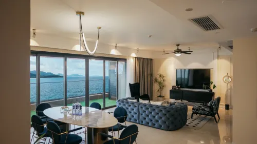 Deep Blue Sea View Apartment Hotel - Pemandangan Pantai