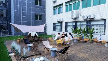 VON Hotel Wanhé, Shenzhen Nanshan The MixC Отели рядом с достопримечательностью «CPC Shenzhen Committee Party School Bao'an Branch School»