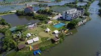 Deqing Three Mu Three Fen Land Homestay - สวนน้ำ