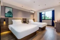 7 Days Premium Hotel - balcon