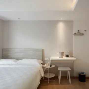 Ole Tai Sam Un Hotel