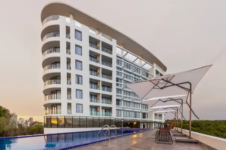 Otres Beach Hotel Отели рядом с достопримечательностью «Отрес Бич»