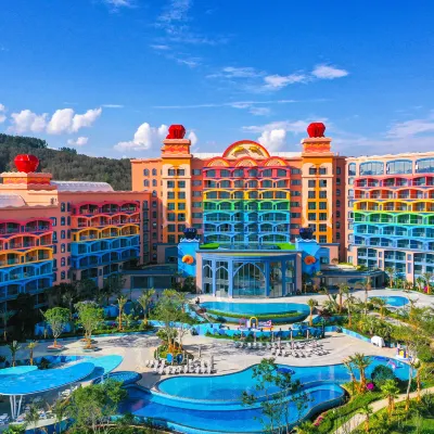 Fuxian Lake Dolphin Bay Hotel (Cambrian Town Flagship Store) Hotels near Dolphin Bay Hot Springs