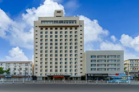 Qingdao Sifang Hotel East Building (Taidong Pedestrian Street Small Village Subway Station)