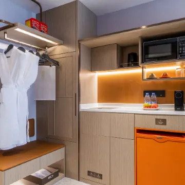 Home2 Suites By Hilton Wuhan Hankou Railway Station Отели рядом с достопримечательностью «Вокзал Ханькоу»
