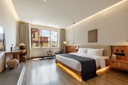 Litang Waiting for the Wind to Vacation (Letong Ancient Town Qianhu  Village Store)