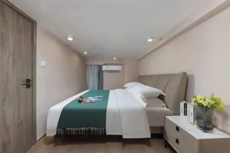 Alice • Riverview | TRANSCENDENCE • NOSTALGIA Apartment
