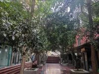 Golden Hall Retreat - Luxurious Boutique Inn
