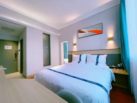 Fengyu Hotel (Gongyi Xingyue Times Square Taobao City) Отели рядом с достопримечательностью «Kang Bai Wan Zhuang Yuan»