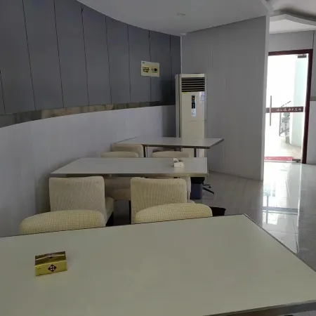 Meihe Intelligent Hotel (New Town Baolong Plaza)