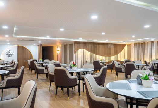 골든 좀티엔 수영장 전경