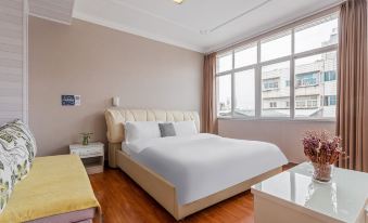 Hongrui Express Hotel