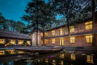 phoenix·lsland Hotels in Anhua