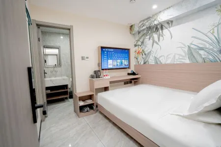 Huayi Collection Hotel (Harbin West Railway Station Hasi Wanda Branch)