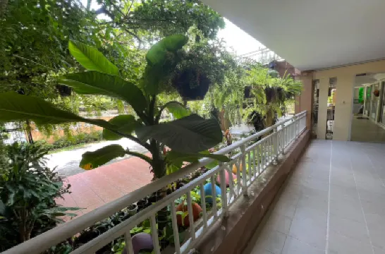 บ้านอยู่ดี อพาร์ทเม้นท์ โรงแรมใกล้เอมเมอรัล กอล์ฟ รีสอร์ท