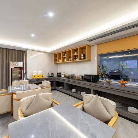 Langzhong Millennium Grand Hotel (Zhongyang Tianjie)