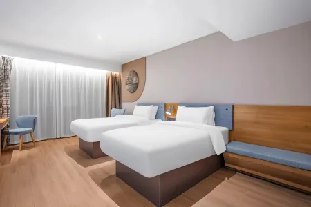 Homeinn · neo (Nanjing Olympic Sports Center Xishanqiao Subway Station) Отели рядом с достопримечательностью «Jinling Xiaocheng»