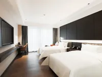 Hongyue City Hotel (Dongtou Shiguanghui Chinese Lantern World West Gate) Hotels in Zigong