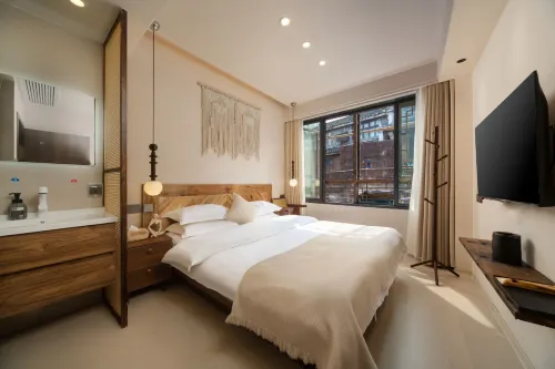 Qingshanjian Riverside Stilt House Inn (Phoenix Ancient Town - Hongqiao North Gate Pier Branch Featured Photos