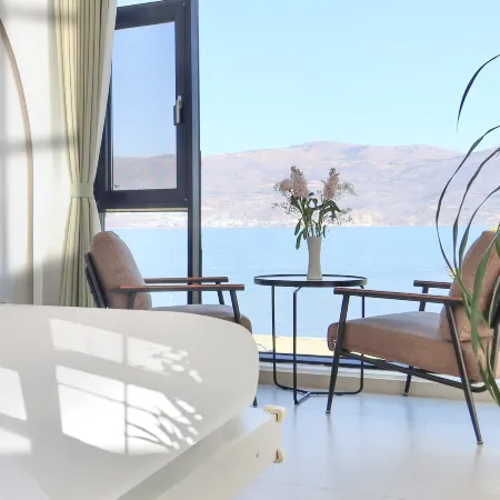 Dali Guanhaige Sunrise Seaview Homestay