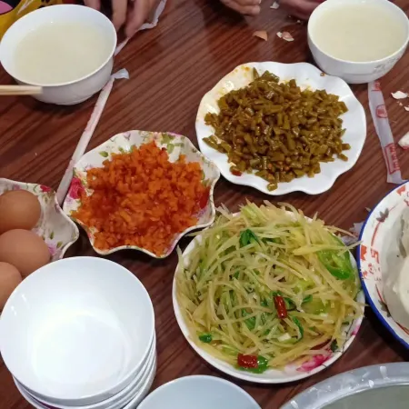 Luqu Langmu Temple Yue Lai Inn