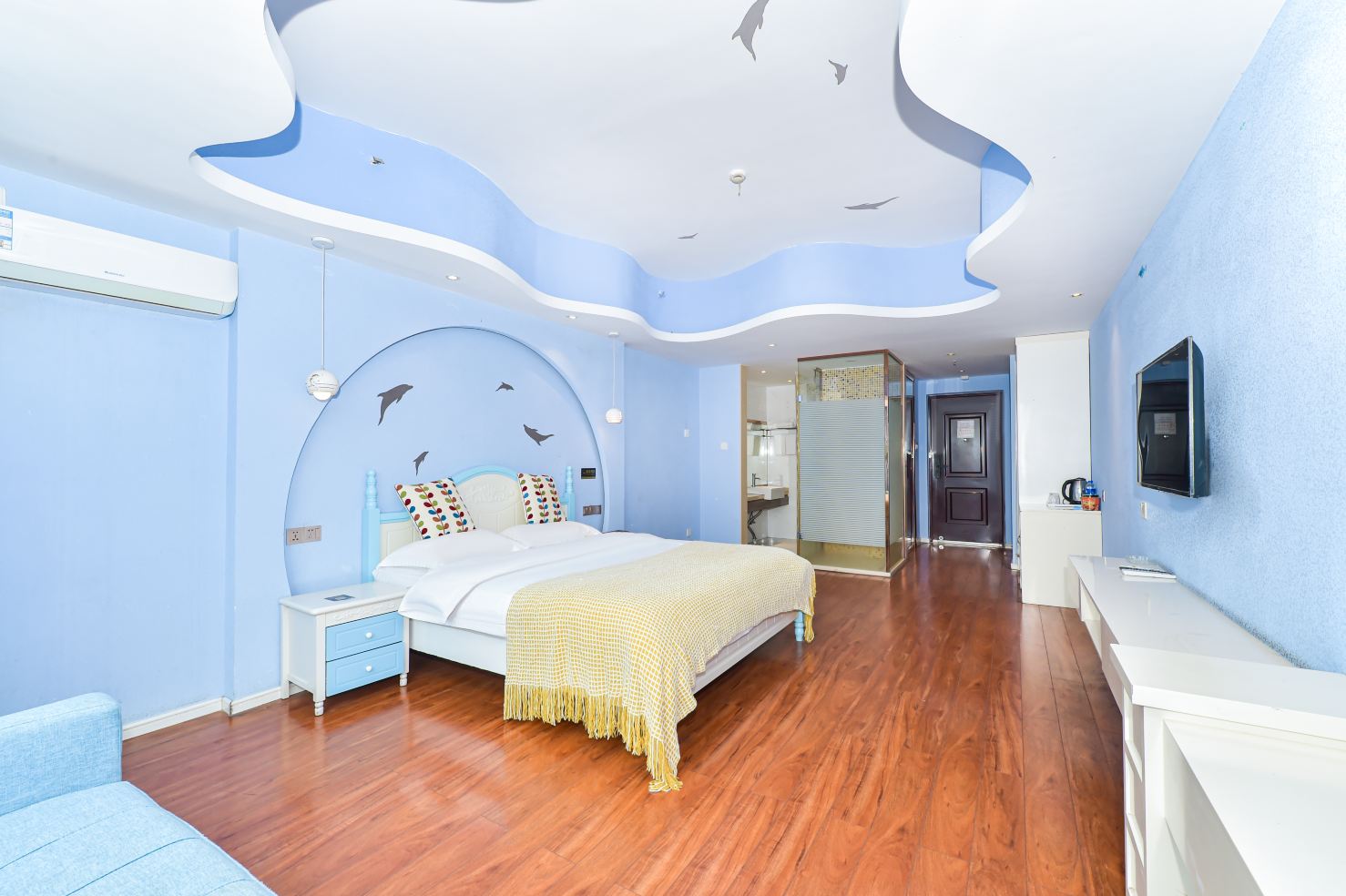 Liuzhou Baicheng Hotel (Guangxi University of Science and Technology City Wanda Plaza)