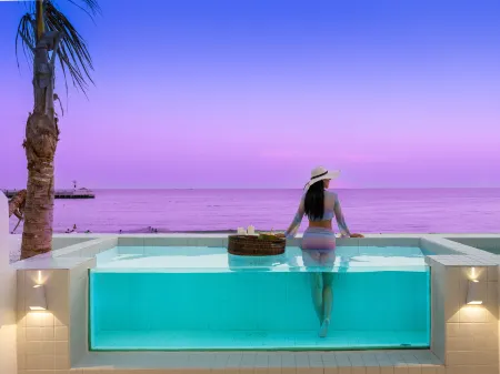 Sanya ZRS Nature Reading · Fengbaijing Seaview Hotel Отели рядом с достопримечательностью «Xidao Wharf»