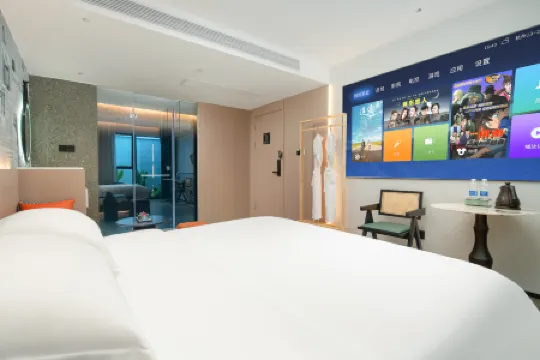 Lanwan Hotel (Guangzhou Shamian Island Yongqingfang Branch) Отели рядом с достопримечательностью «Guangzhou Sports Center for the Youth»