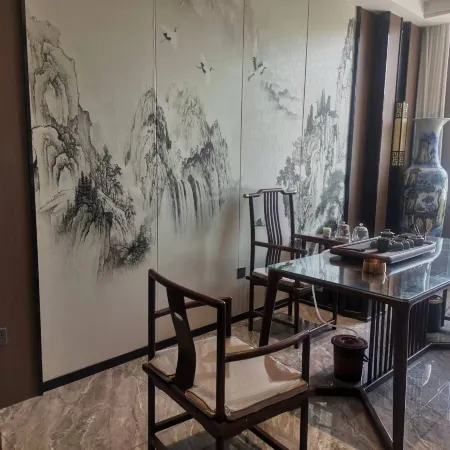 Bazhou Blue Whale Light Luxury Hotel
