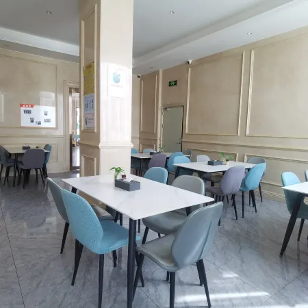 Vienna Hotel (Huazhou Lvjing International)